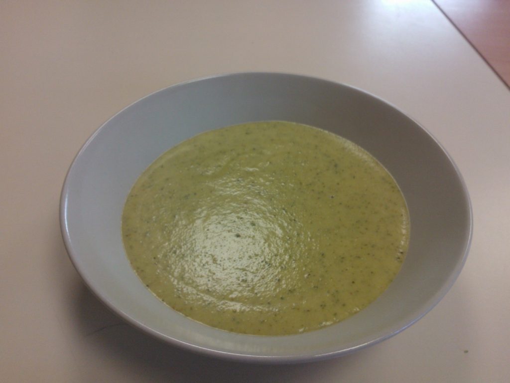 VELOUTE DE COURGETTES AU CURRY