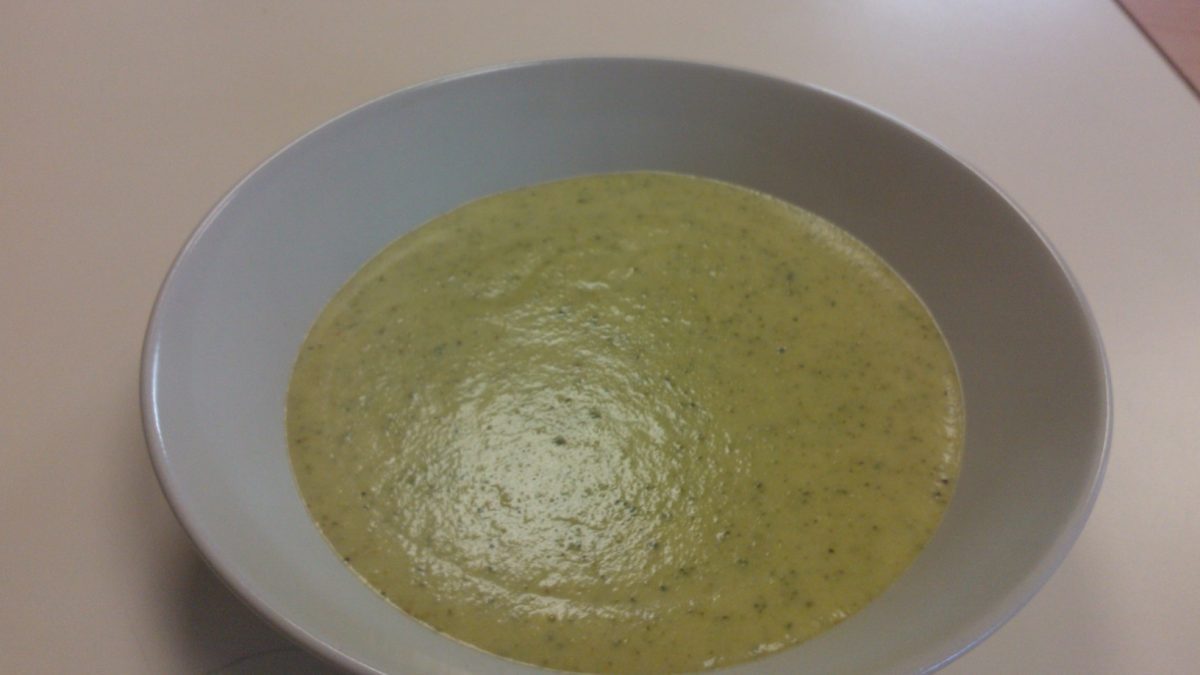 VELOUTE DE COURGETTES AU CURRY
