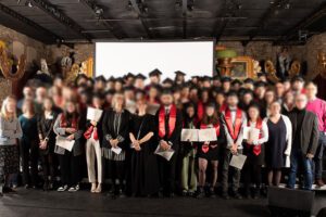 Première promotion du BUT Diététique et Nutrition de l’IUT de Créteil-Vitry lors de la remise des diplômes au Musée des Arts Forains – janvier 2025